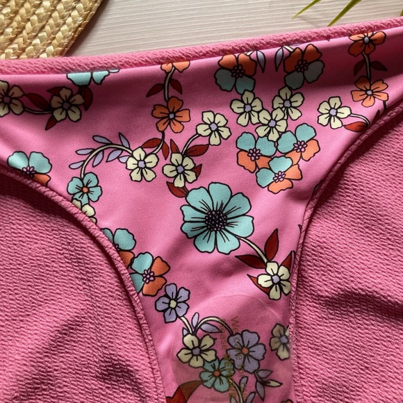 Maaji 𑁍 Flirt Reversible Bikini Bottom - Picture 6 of 7